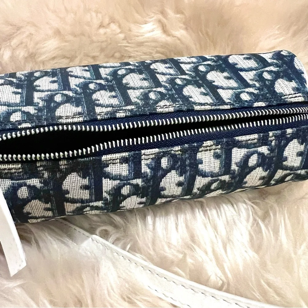 Christian Dior Crossbody Bag Monogram Cosmetic Pouch with Crossbody chain - Picture 14 of 14